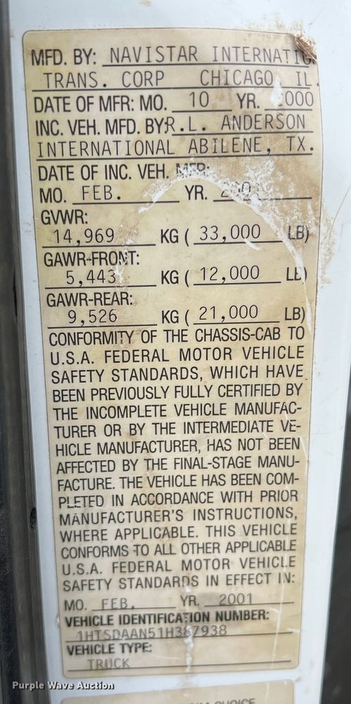 image for item MQ9860 2001 International 4900  utility / service truck