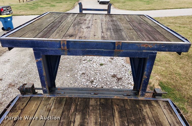 image for item MW9538 1997 Loadmaster  equipment trailer