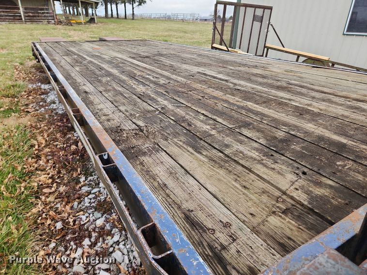 image for item MW9538 1997 Loadmaster  equipment trailer