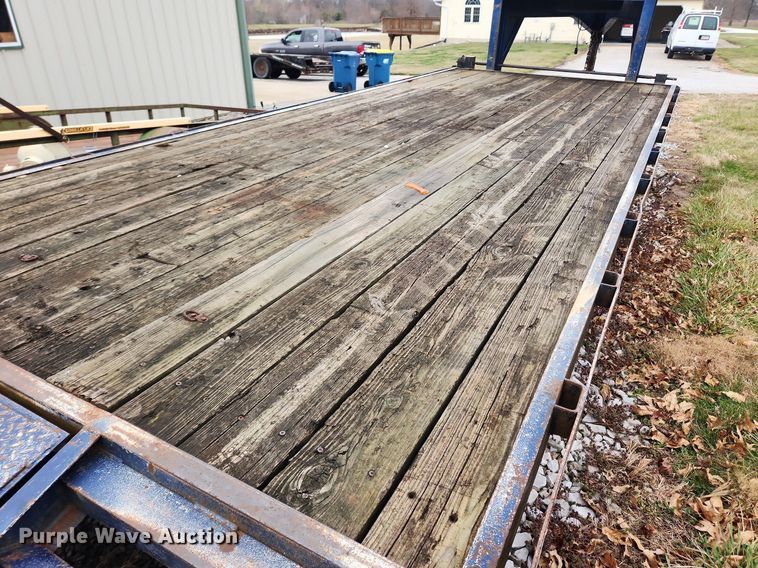 image for item MW9538 1997 Loadmaster  equipment trailer