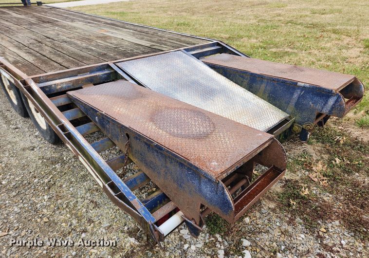 image for item MW9538 1997 Loadmaster  equipment trailer