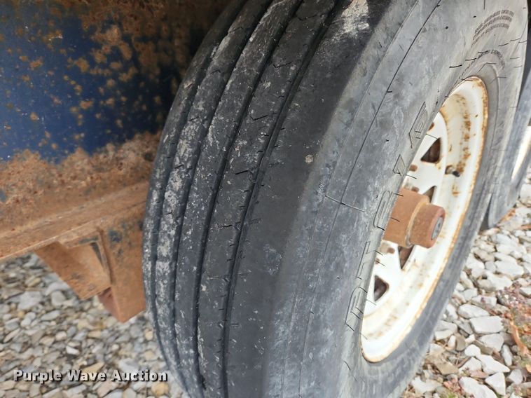 image for item MW9538 1997 Loadmaster  equipment trailer