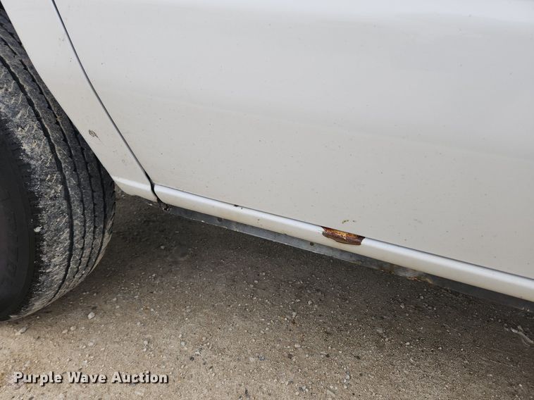 image for item MW9542 2003 Ford E350 Super Duty  box truck