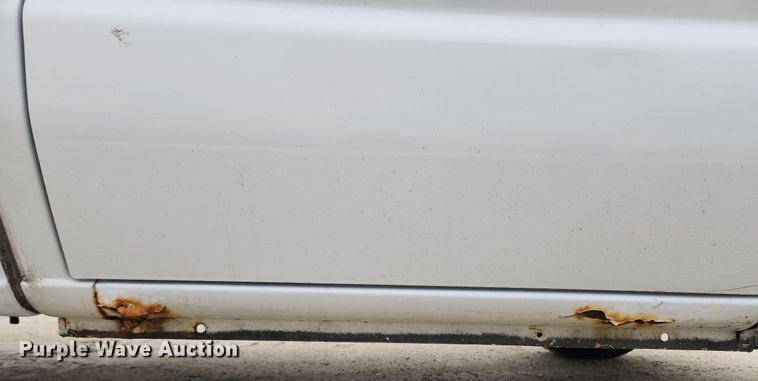 image for item MW9542 2003 Ford E350 Super Duty  box truck