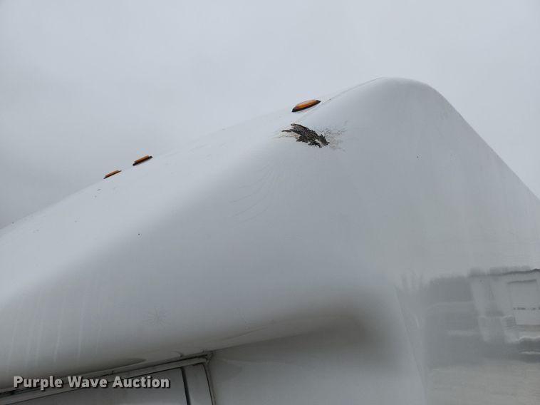 image for item MW9542 2003 Ford E350 Super Duty  box truck