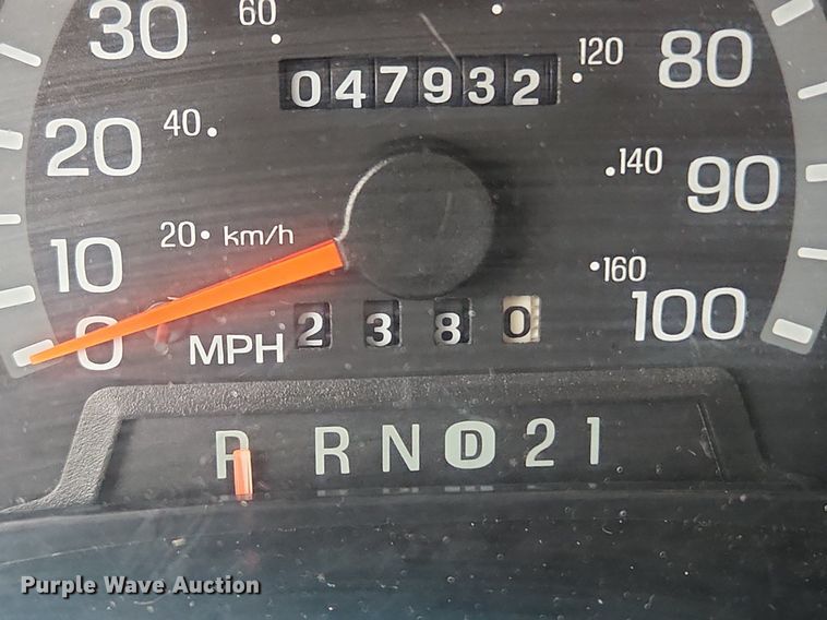 image for item MW9542 2003 Ford E350 Super Duty  box truck