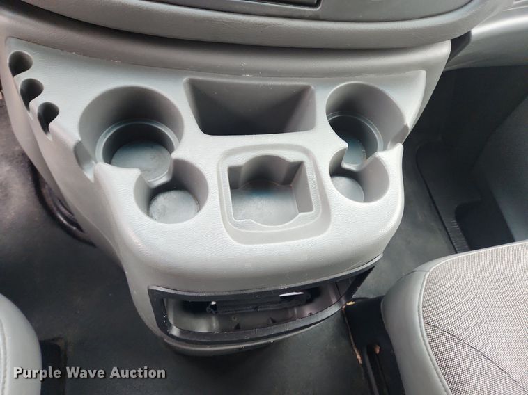 image for item MW9542 2003 Ford E350 Super Duty  box truck