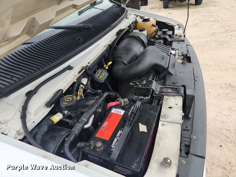 image for item MW9542 2003 Ford E350 Super Duty  box truck