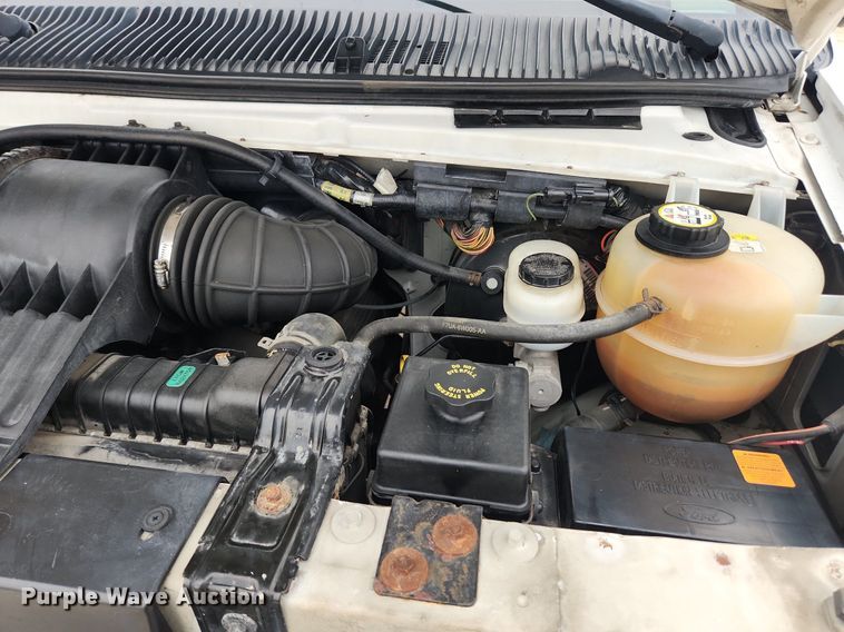 image for item MW9542 2003 Ford E350 Super Duty  box truck