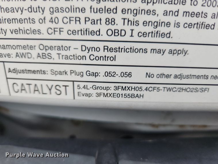 image for item MW9542 2003 Ford E350 Super Duty  box truck