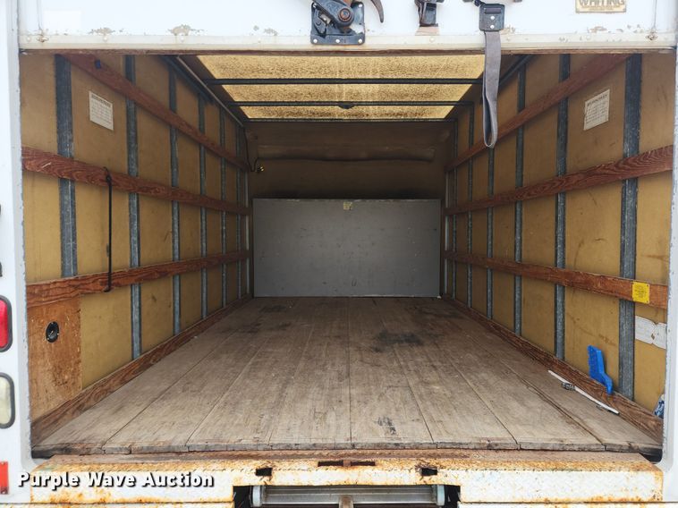 image for item MW9542 2003 Ford E350 Super Duty  box truck