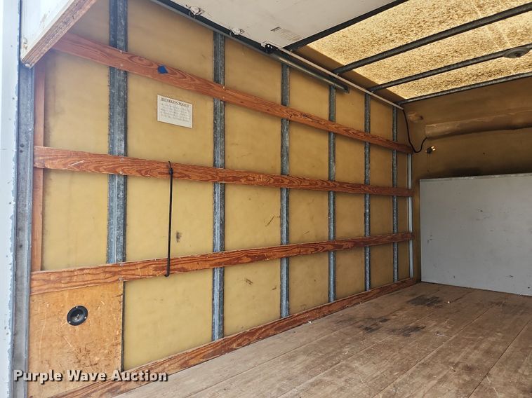 image for item MW9542 2003 Ford E350 Super Duty  box truck