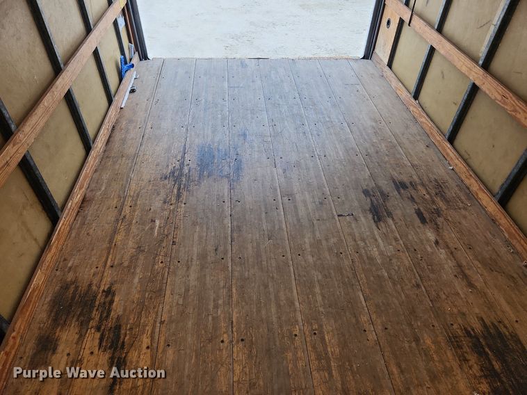 image for item MW9542 2003 Ford E350 Super Duty  box truck