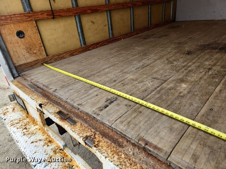 image for item MW9542 2003 Ford E350 Super Duty  box truck