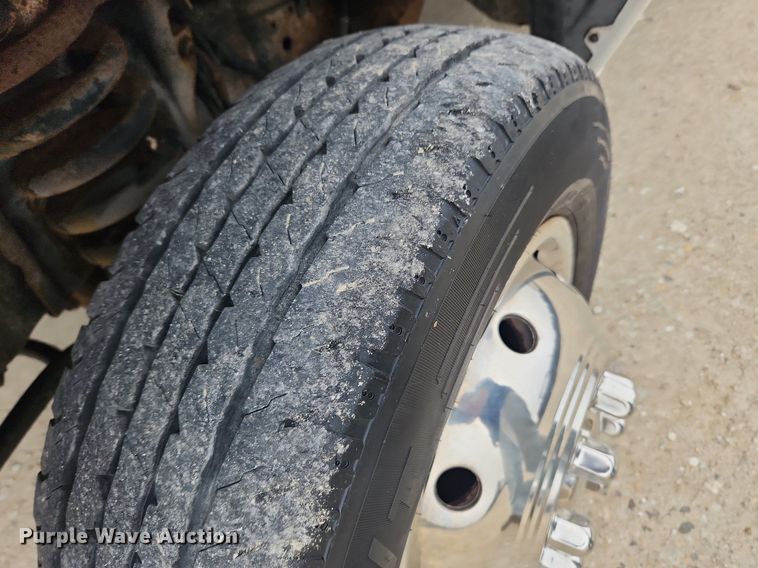 image for item MW9542 2003 Ford E350 Super Duty  box truck