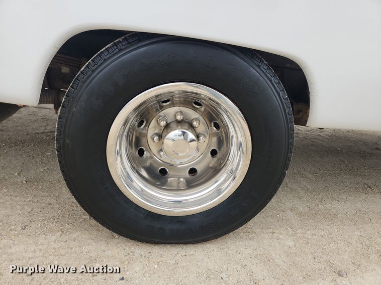 image for item MW9542 2003 Ford E350 Super Duty  box truck