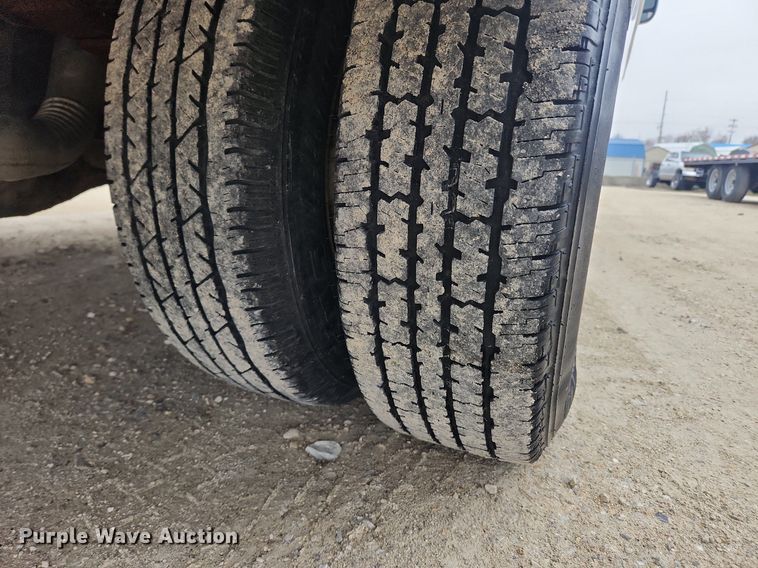 image for item MW9542 2003 Ford E350 Super Duty  box truck