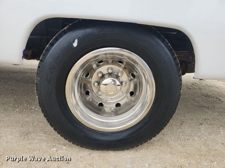 image for item MW9542 2003 Ford E350 Super Duty  box truck