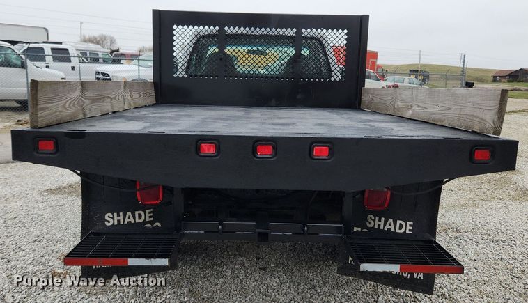 image for item MW9548 2000 Ford F550 Super Duty XL  flatbed truck