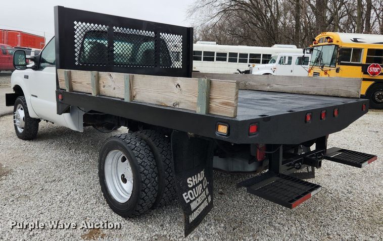 image for item MW9548 2000 Ford F550 Super Duty XL  flatbed truck