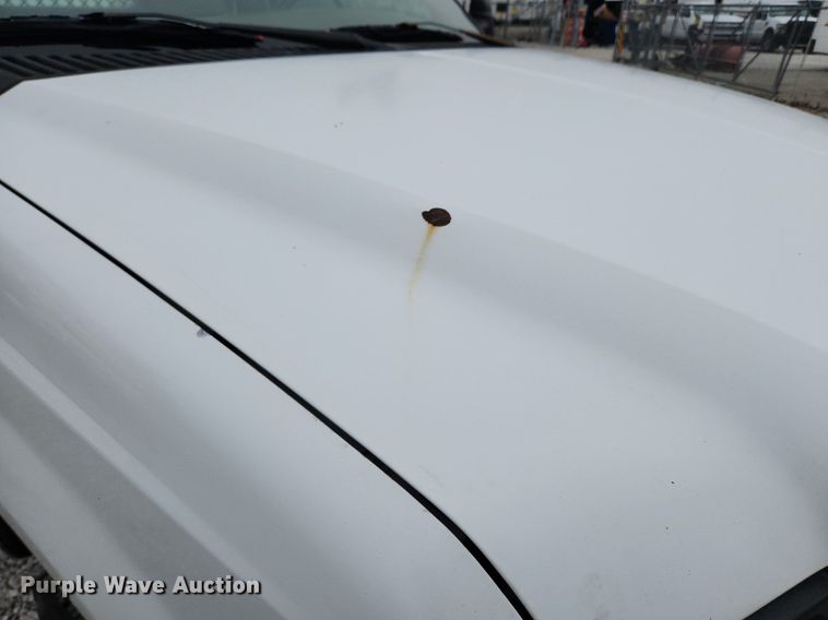 image for item MW9548 2000 Ford F550 Super Duty XL  flatbed truck