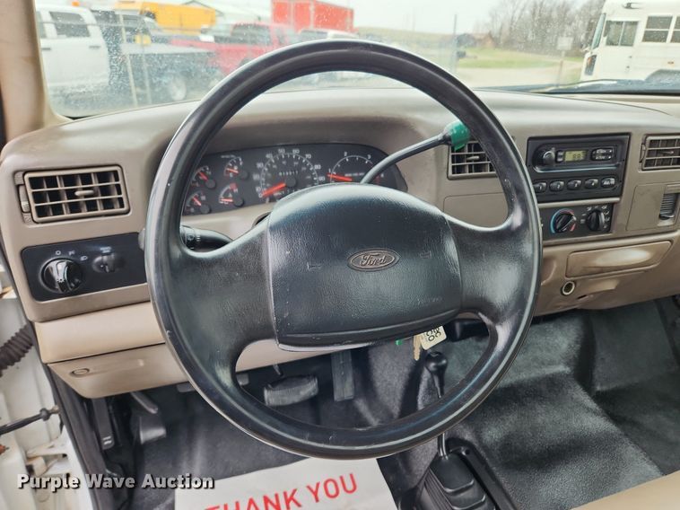 image for item MW9548 2000 Ford F550 Super Duty XL  flatbed truck