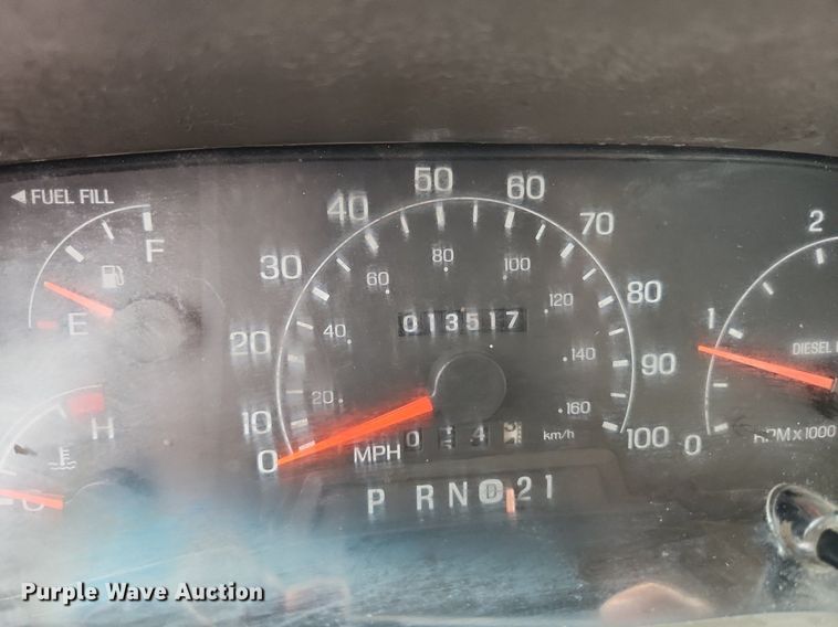 image for item MW9548 2000 Ford F550 Super Duty XL  flatbed truck