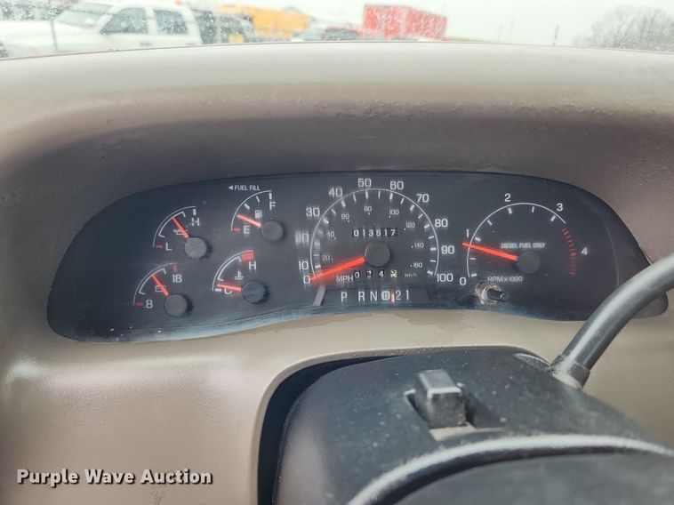 image for item MW9548 2000 Ford F550 Super Duty XL  flatbed truck