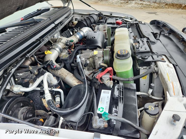 image for item MW9548 2000 Ford F550 Super Duty XL  flatbed truck