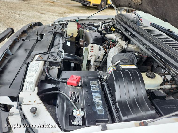 image for item MW9548 2000 Ford F550 Super Duty XL  flatbed truck