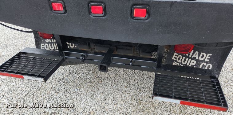 image for item MW9548 2000 Ford F550 Super Duty XL  flatbed truck