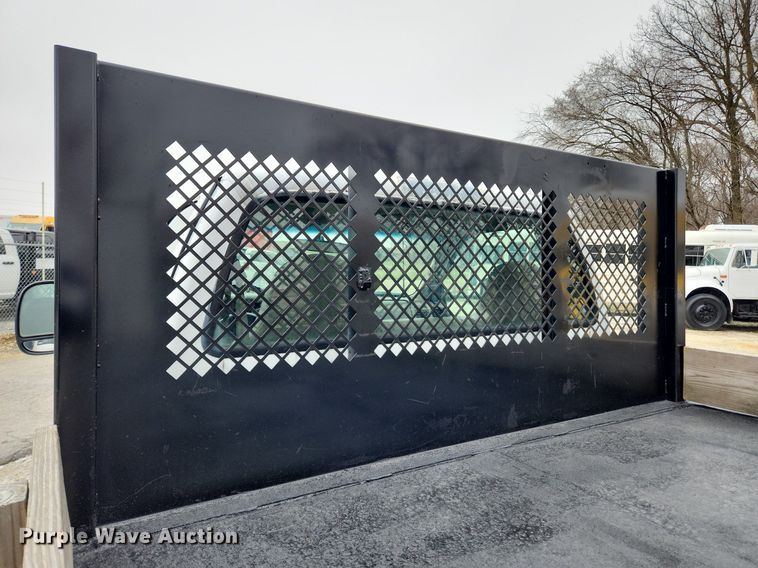 image for item MW9548 2000 Ford F550 Super Duty XL  flatbed truck