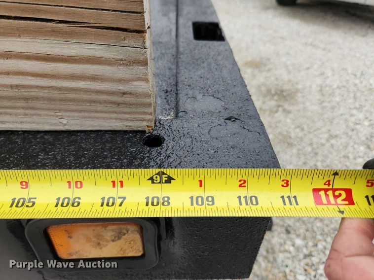 image for item MW9548 2000 Ford F550 Super Duty XL  flatbed truck