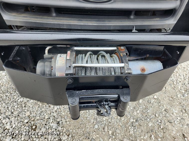 image for item MW9548 2000 Ford F550 Super Duty XL  flatbed truck