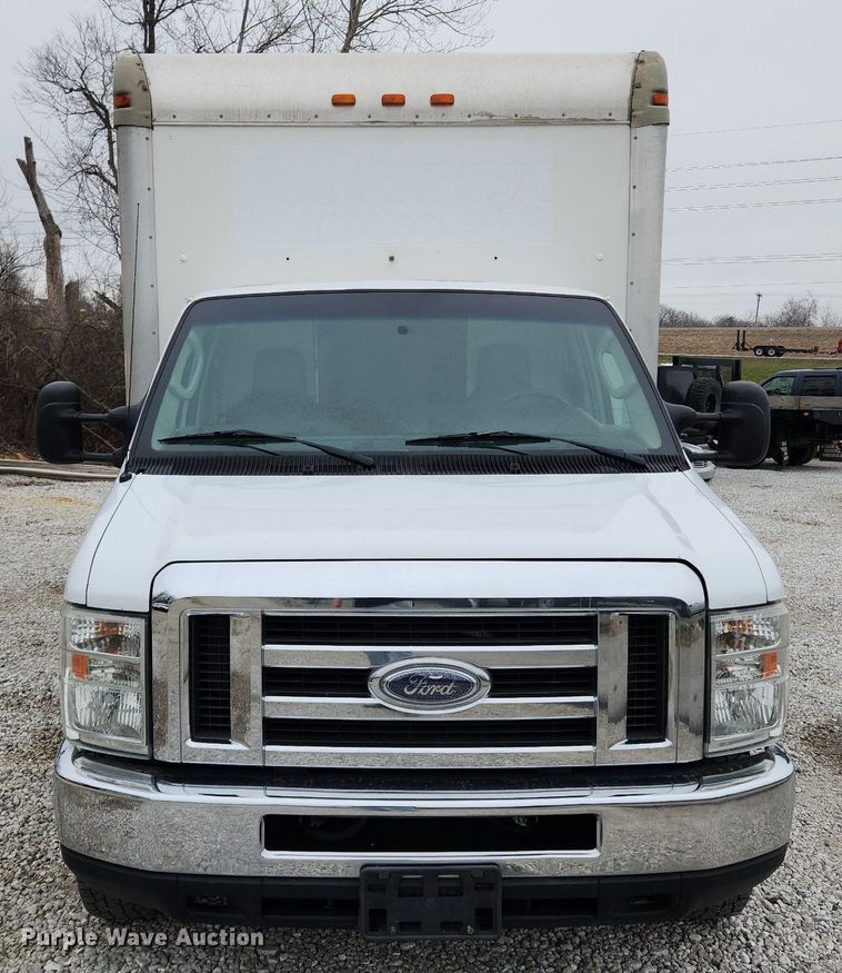 image for item MW9551 2013 Ford E450 Super Duty  box truck