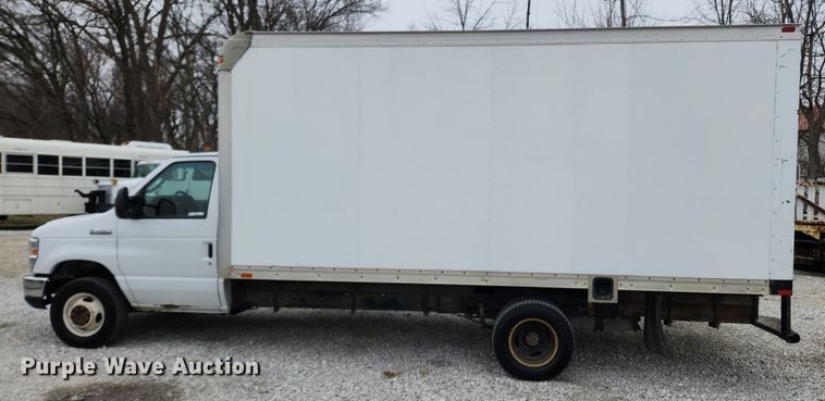 image for item MW9551 2013 Ford E450 Super Duty  box truck