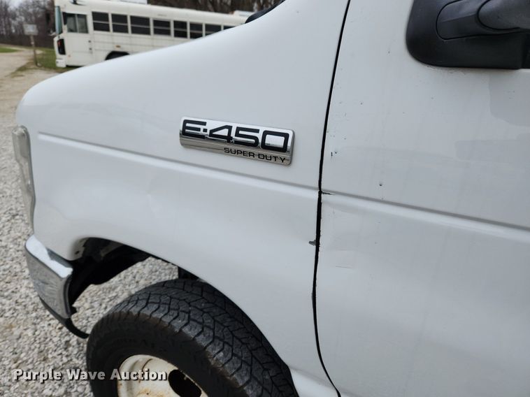 image for item MW9551 2013 Ford E450 Super Duty  box truck
