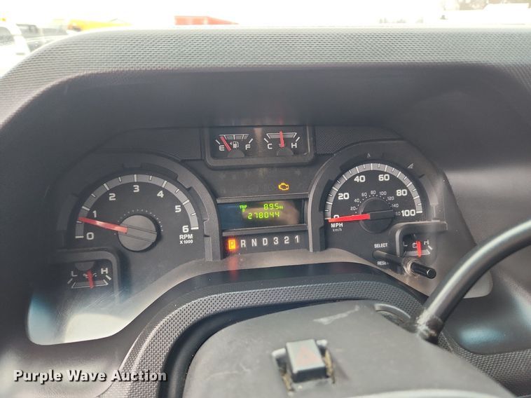 image for item MW9551 2013 Ford E450 Super Duty  box truck