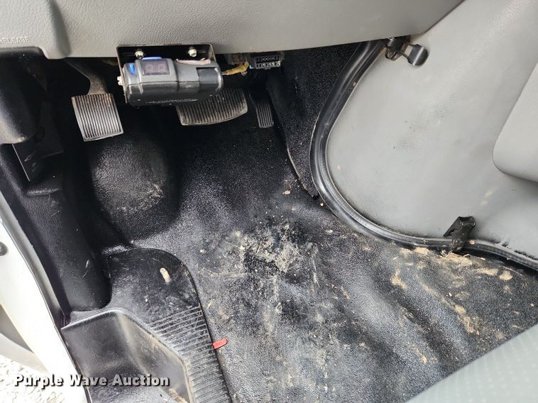 image for item MW9551 2013 Ford E450 Super Duty  box truck