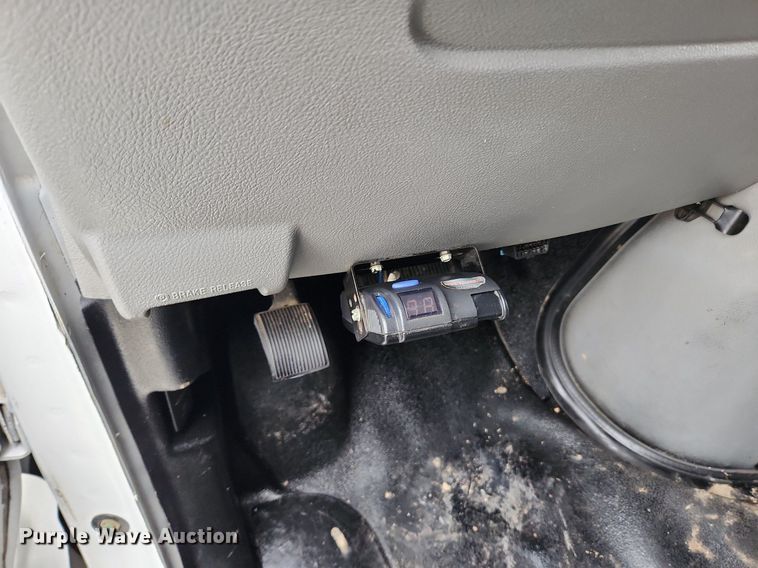 image for item MW9551 2013 Ford E450 Super Duty  box truck