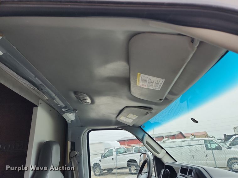 image for item MW9551 2013 Ford E450 Super Duty  box truck