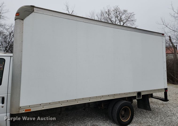 image for item MW9551 2013 Ford E450 Super Duty  box truck