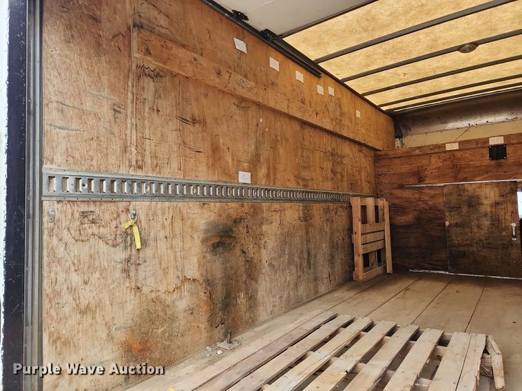 image for item MW9551 2013 Ford E450 Super Duty  box truck