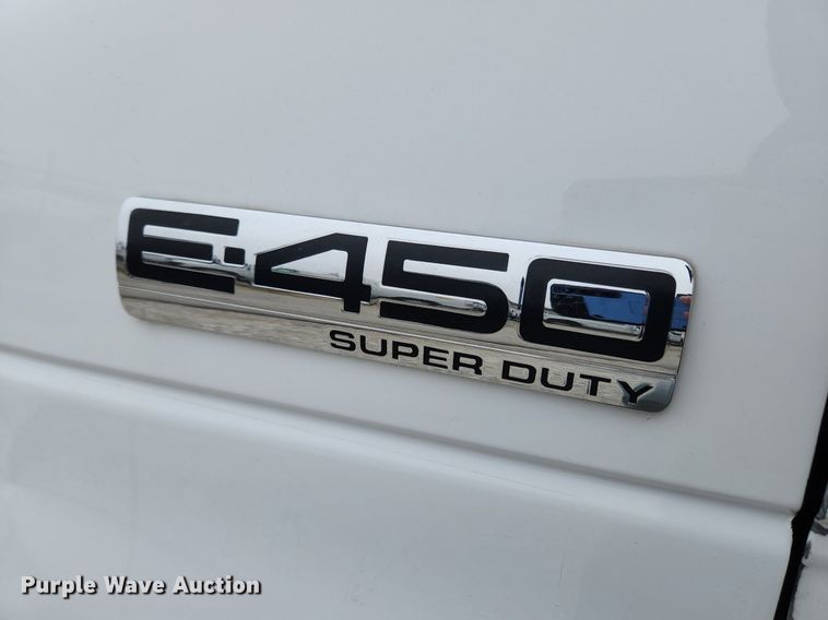 image for item MW9551 2013 Ford E450 Super Duty  box truck