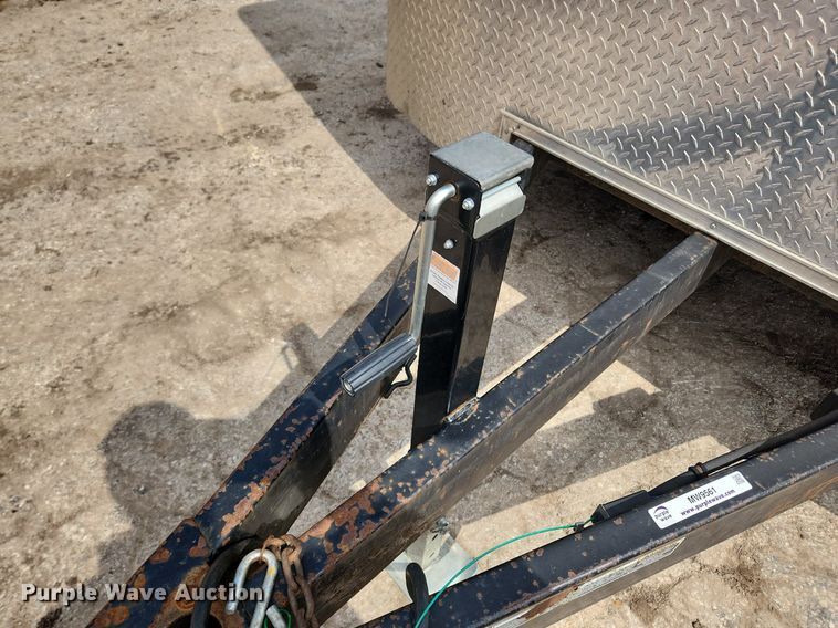 image for item MW9561 2011 Doolittle  enclosed cargo trailer