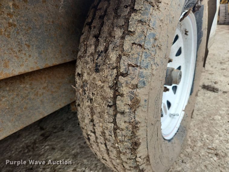 image for item MW9561 2011 Doolittle  enclosed cargo trailer