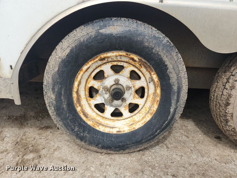 image for item MW9561 2011 Doolittle  enclosed cargo trailer