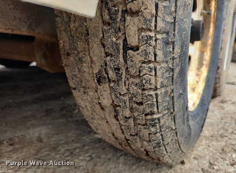 image for item MW9561 2011 Doolittle  enclosed cargo trailer