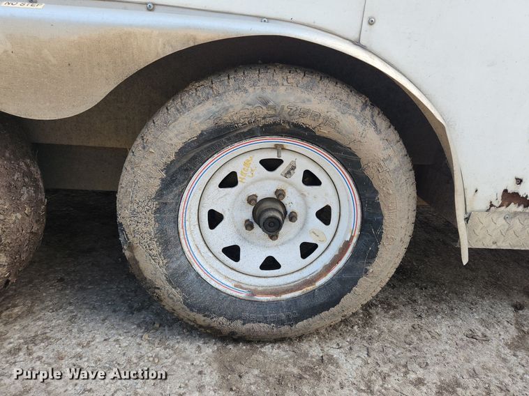 image for item MW9561 2011 Doolittle  enclosed cargo trailer