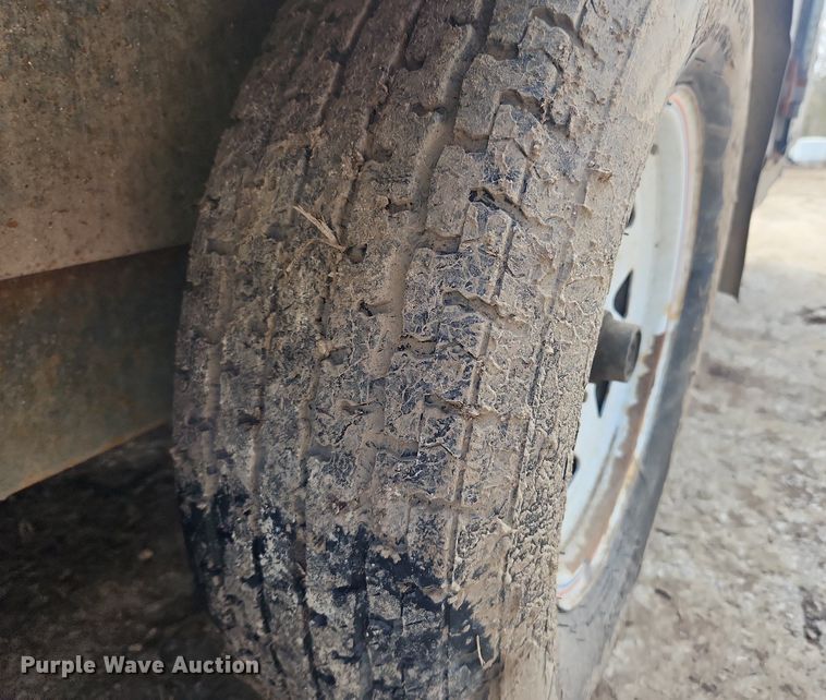 image for item MW9561 2011 Doolittle  enclosed cargo trailer